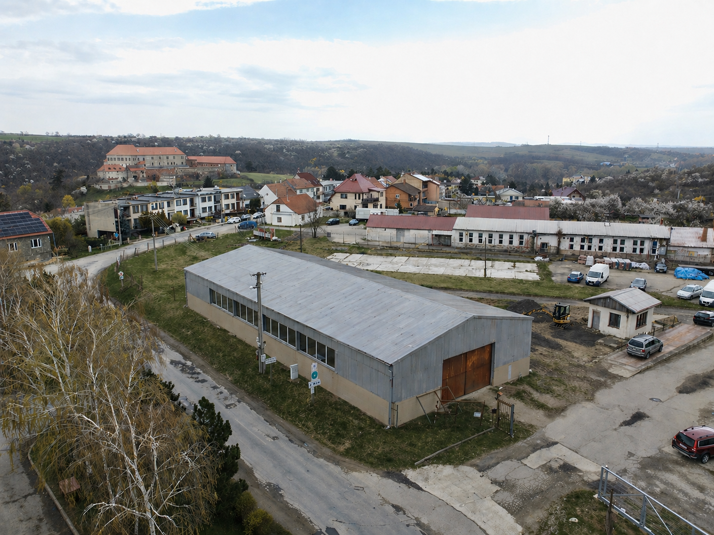 Pronájem skladové/výrobní haly - 525 m2