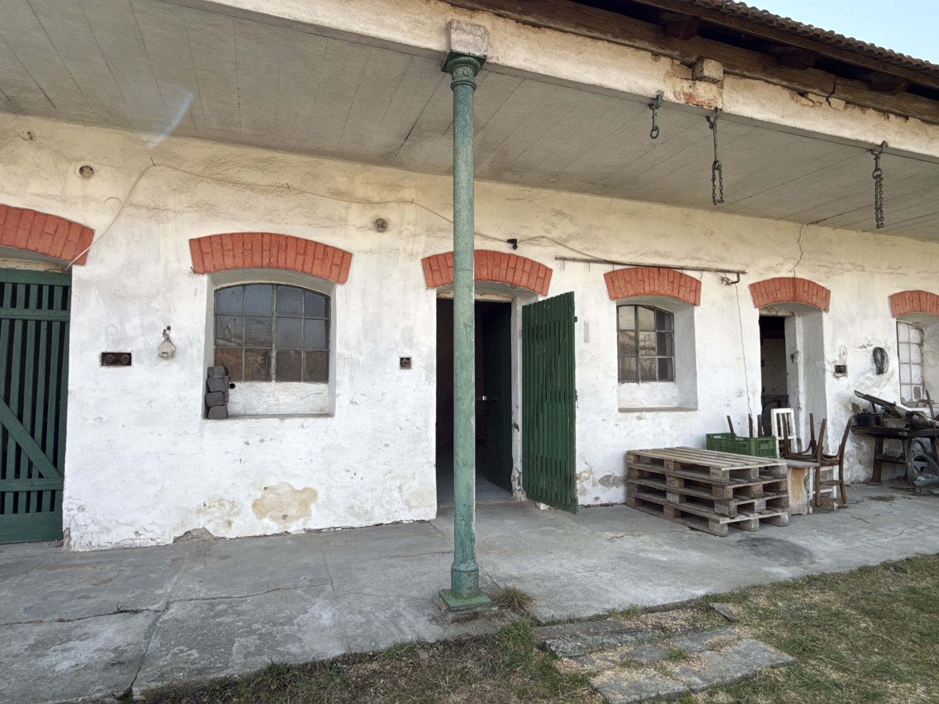 Pronájem nebytového prostoru/skladu v Syrovicích